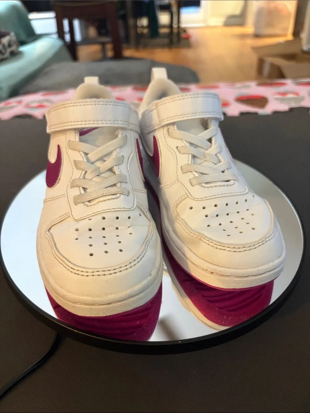 Nike Kids White and Magenta Low-Top Sneakers